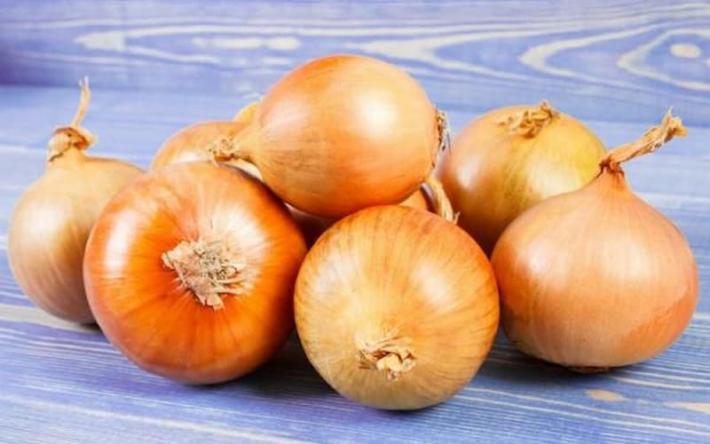 پیاز متوسط متعادل و مناسب برای سالاد و ترشی